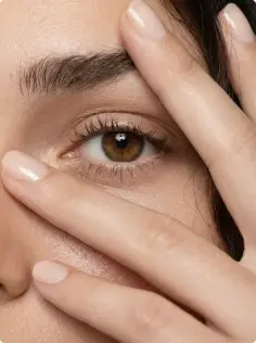 Primer plano de una mirada — cuidado facial
